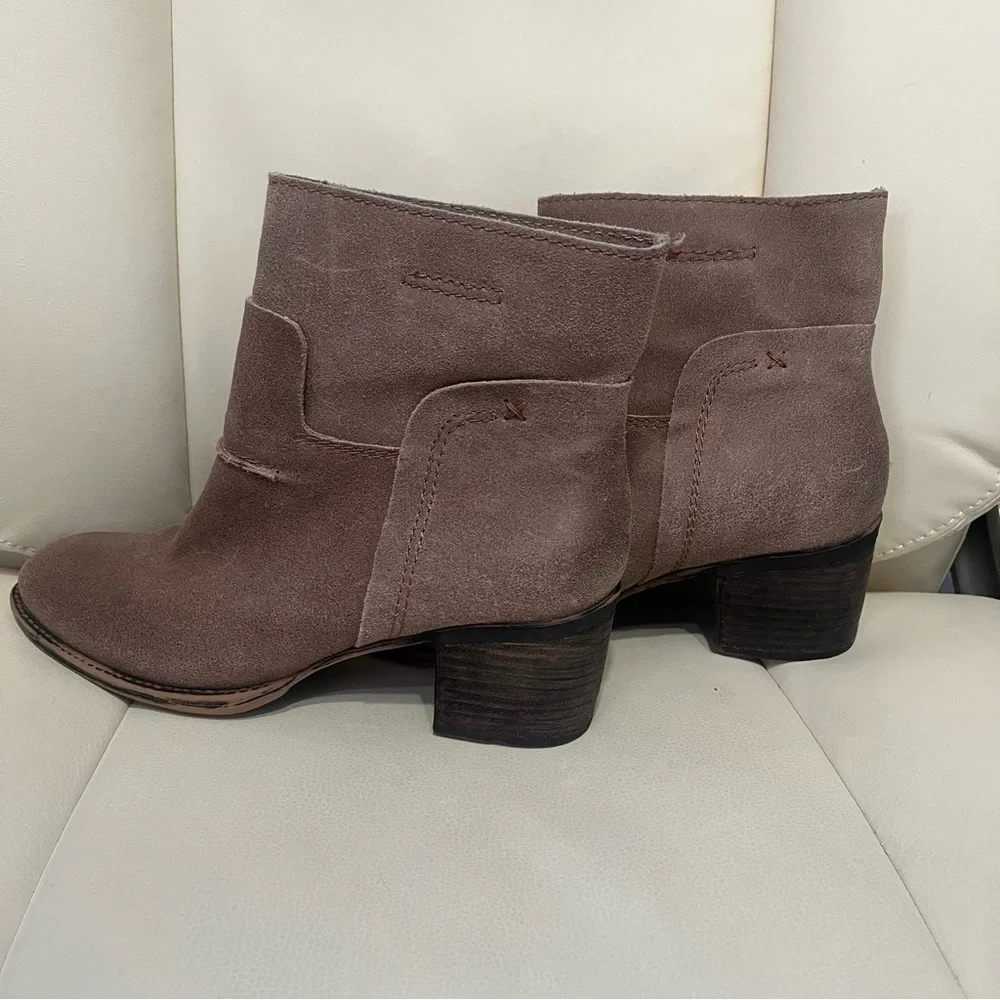 OTBT Urban Leather Stone /Taupe Boots | Brown Booties | Women's Size 6